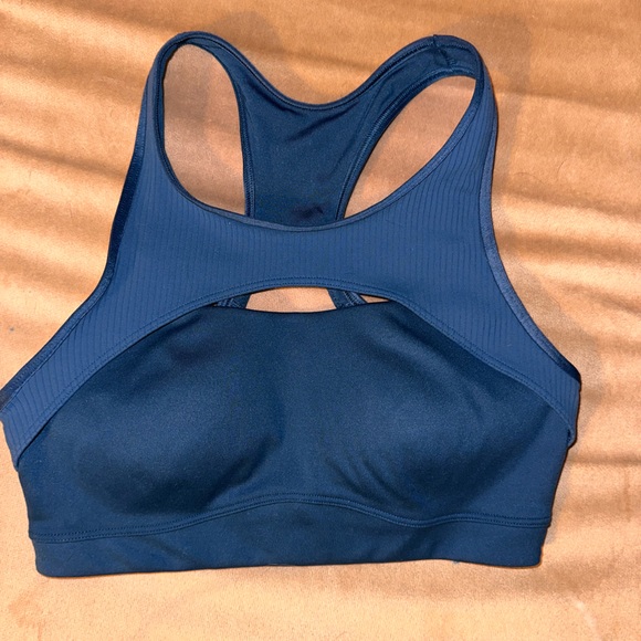 ADIDAS COREFLOW STUDIO MEDIUM-SUPPORT YOGA WIND BRA - SZ SMALL - NWOT - Picture 2 of 4